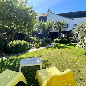 https://magnifique-maison-bourgeoise-280-m2-face-au-port.inbrittany.com